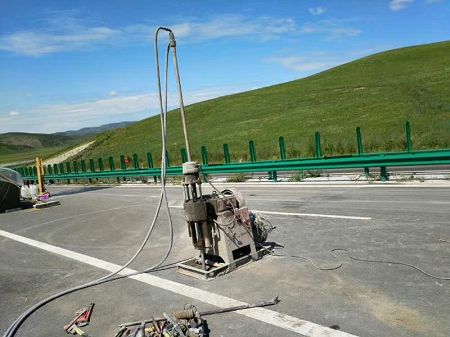 阿克塞公路地基基础注浆加固